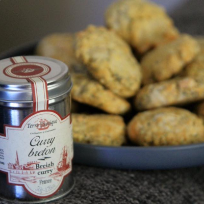 Savoury cookies with breton curry