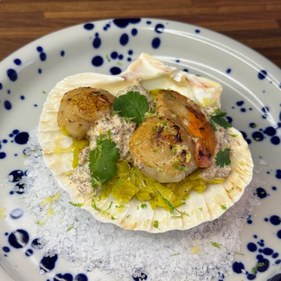scallops-chanterelle-cream-curry-leek-fondue